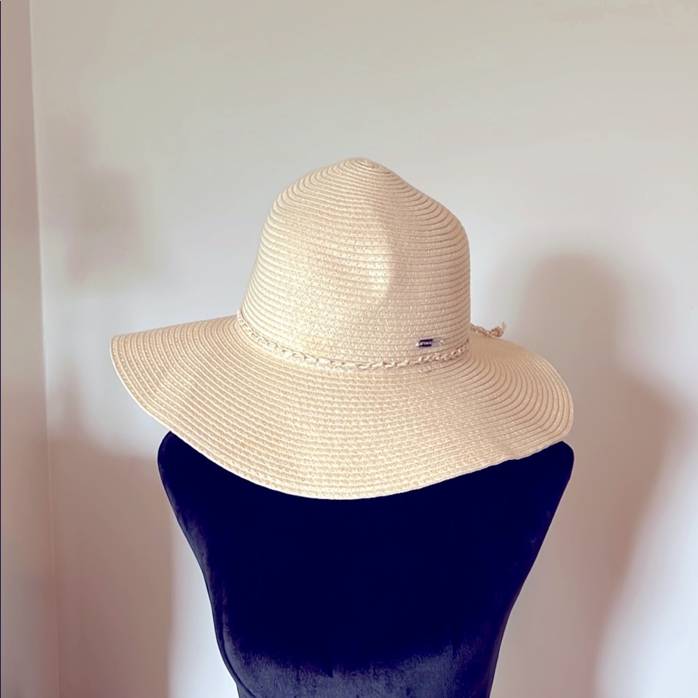 Elegant Cream Sun Hat